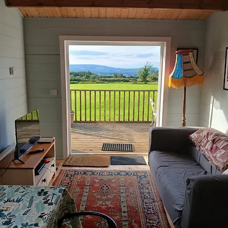 Chalet Caherhurley Tuamgraney